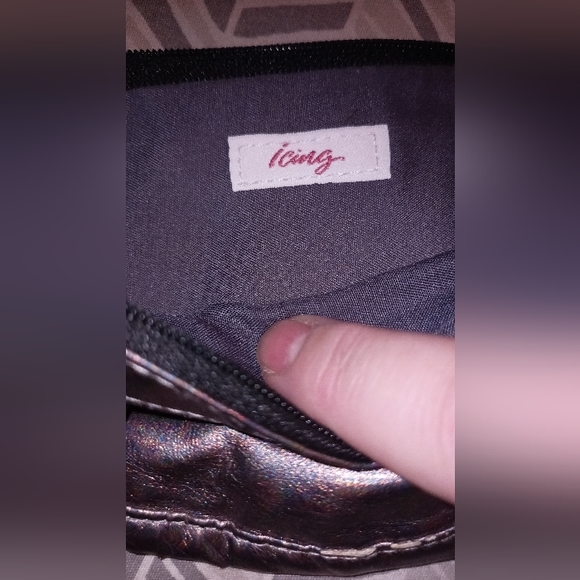 🆓 With $25 Dollar Purchase! Icing (fanny pack) Claire's - Picture 3 of 11